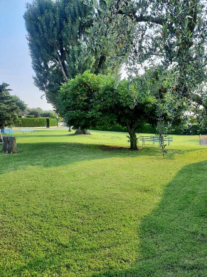 Residenza Palmira Bardolino Appartement Calmasino Buitenkant foto